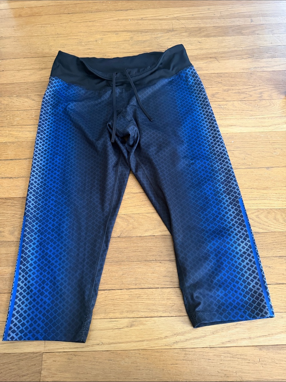 Champion Women’s XL Blue Patterned Athletic Capri Bottoms
